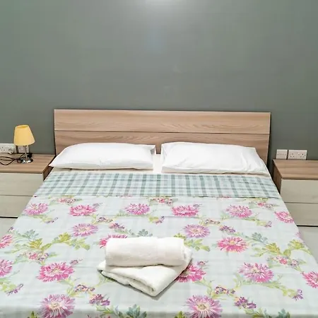 Cozy Seafront By Balluta Bay סליאמה